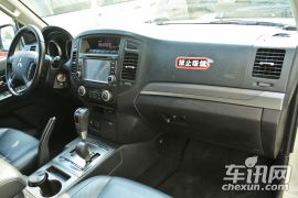 三菱-帕杰罗-3.0L 豪华版