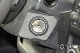 Jeep-自由客-2.4L 豪华导航版