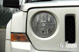 Jeep-自由客-2.4L 豪华导航版