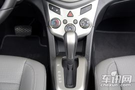 通用雪佛兰-爱唯欧-两厢 1.6SX AT 风尚版