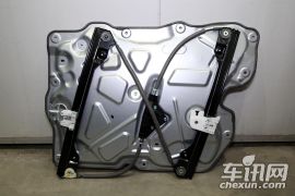 天籁2.0L XL荣耀版-内饰拆解