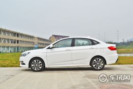 长安汽车-悦翔V7