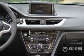 长安汽车-悦翔V7