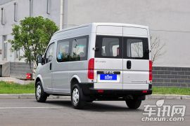 东风汽车-御风-2.5T御利宝物流车中轴中顶ZD25