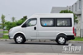 东风汽车-御风-2.5T御利宝物流车中轴中顶ZD25