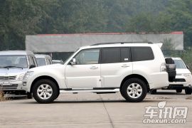 三菱-帕杰罗-3.0L 精英超越版 国V