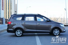宝骏-宝骏730-1.8L 手动豪华导航ESP版 7座