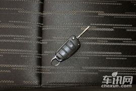 江西五十铃-瑞迈-2.8T两驱豪华款JE493ZLQ4CA