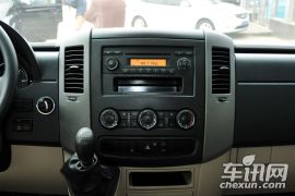 福建奔驰-凌特-2.1T尊旅 中轴版  ￥41.6