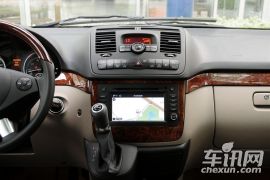 福建奔驰-唯雅诺-3.5L 卓越版   ￥68.9