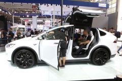 TESLA-MODEL X