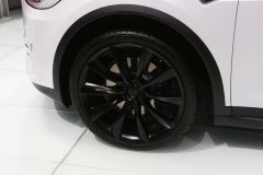 TESLA-MODEL X