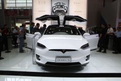 TESLA-MODEL X