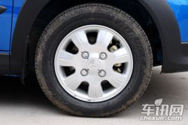 宝骏-乐驰-改款 1.2L 手动运动版活力型  ￥4.68