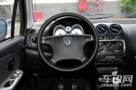 宝骏-乐驰-改款 1.2L 手动运动版活力型  ￥4.68