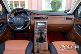 江铃集团轻汽-骐铃T5-2.8T两驱尊贵型加长轴距JE493ZLQ4E