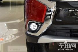 广汽三菱-欧蓝德-2.4L 四驱尊贵版 7座