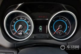 江铃集团轻汽-骐铃T7-2.8T四驱尊贵版加长轴距JE493ZLQ4CB