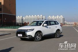 广汽三菱-欧蓝德-2.4L 四驱精英版 5座