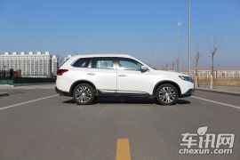 广汽三菱-欧蓝德-2.4L 四驱精英版 5座