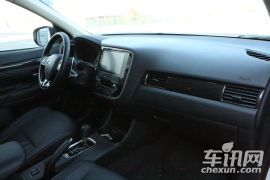 广汽三菱-欧蓝德-2.4L 四驱精英版 5座