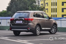 广汽三菱-欧蓝德-2.4L 四驱精英版 5座