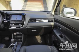 广汽三菱-欧蓝德-2.4L 四驱精英版 5座