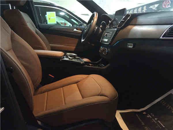 17款奔驰GLS400amg现车最新报价优惠5万