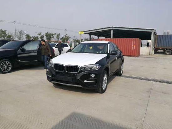 17款平行进口宝马X6 庞大车身 跑车的性能