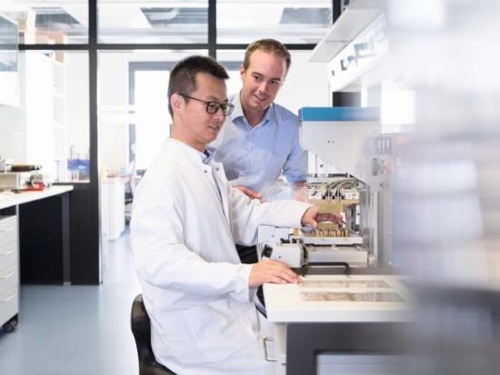 tesa? HAF 58492胶带——全金属手机机身的选择