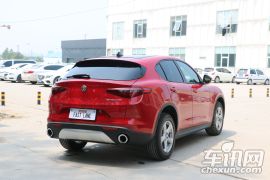 阿尔法罗密欧-Stelvio-2.0T 200HP 精英版