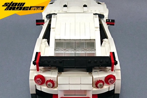 乐高日产GT-R Nismo玩具 圆童年的速度梦想
