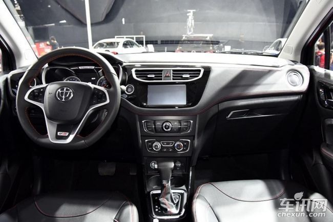 武汉华晨中华V3最高优惠7000元 现车在售