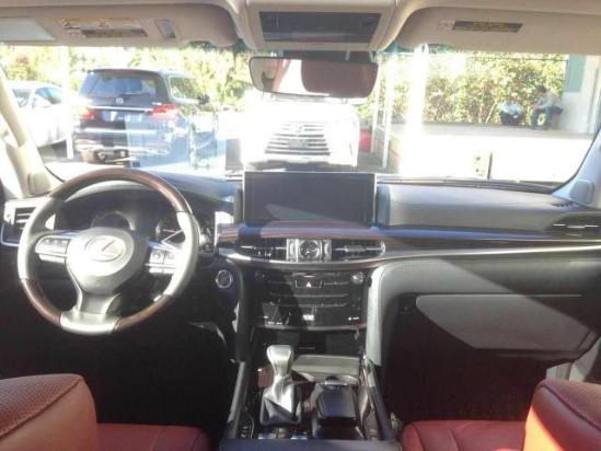 17款雷克萨斯LX570顶配现车8座免消费税