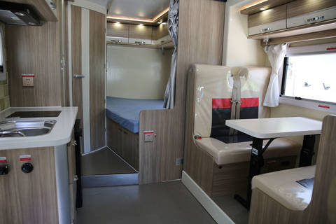 飞神房车携五款房车 盛装亮相杭州G20展馆_车