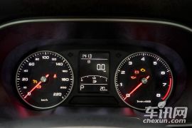 上汽集团-荣威RX3-18T 自动互联网智尊版