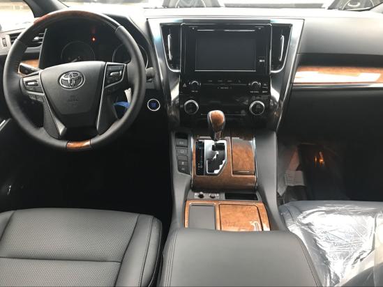 18款丰田埃尔法高端商务配置 性能图片详解