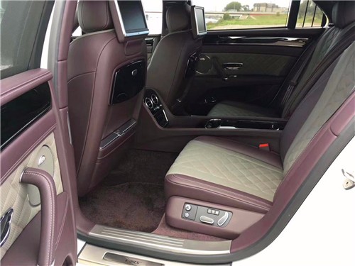 2017款欧规宾利飞驰V8S平行进口飞跃天际