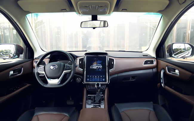 SWM斯威X7互联版上市 十万智能大7座SUV