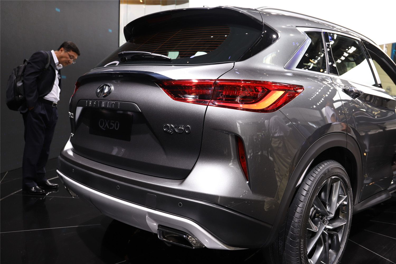 北京车展实拍：全新东风英菲尼迪QX50首发