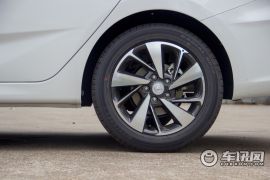 长安汽车-逸动DT-1.6L 手动尊享型