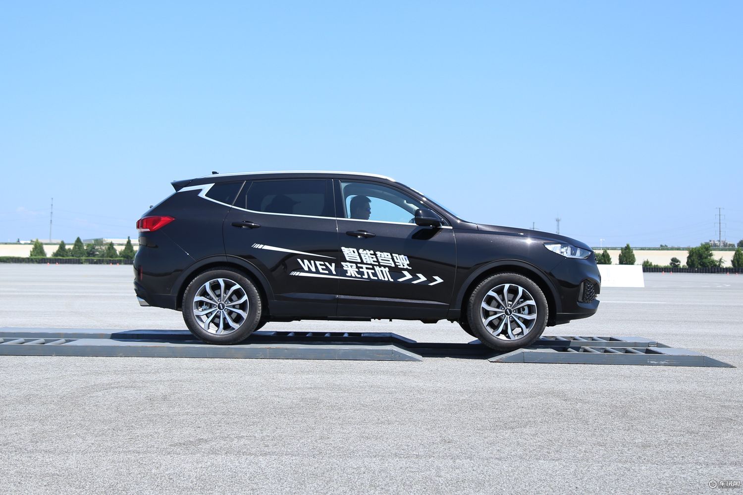 将安全武装到“牙齿” 试驾体验WEY VV6