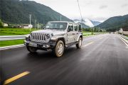 Jeep(进口)-牧马人-2.0T Sahara四门版