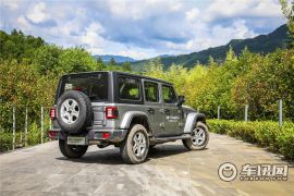 Jeep(进口)-牧马人-2.0T Sahara四门版