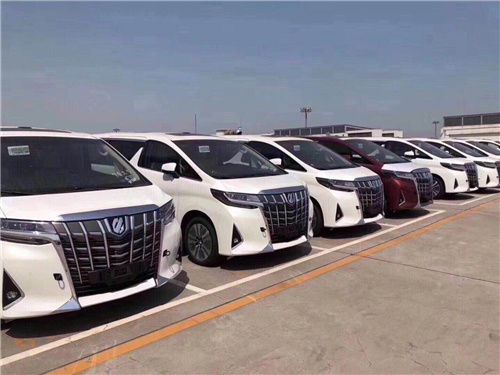 2019款丰田埃尔法现车优惠 另有各种配件售