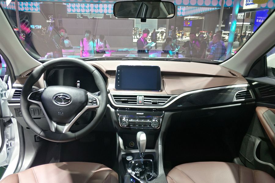 售价5.19-7.79万元 东南翼舞国VI车型上市