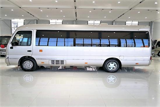 湖北丰田柯斯达改装11座考斯特高端商务车