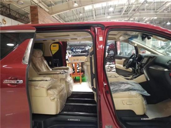 埃尔法和蒙娜丽莎对比有什么区别哪个更贵