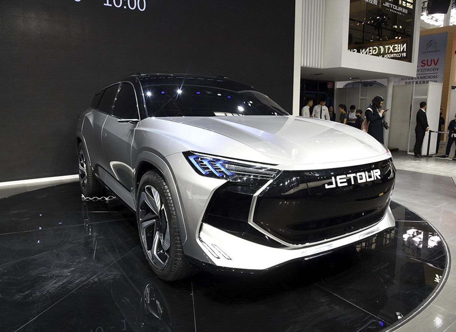 更新后的捷途JETOUR X将在上海车展发布