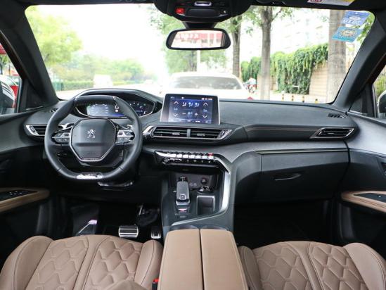 东风标致 380THP 大中控全景